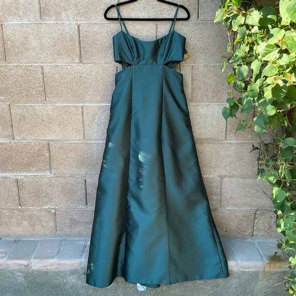 NWT Alfred Sung Open Neckline Cutout Satin Twill A-Line Dress Gown Size 4 D840 - Picture 3 of 12